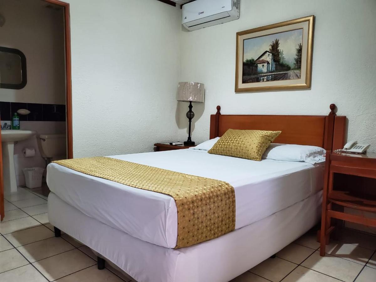 Hotel Villa Serena Escalon サンサルバドル エクステリア 写真