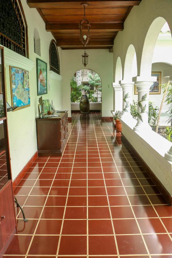 Hotel Villa Serena Escalon サンサルバドル エクステリア 写真