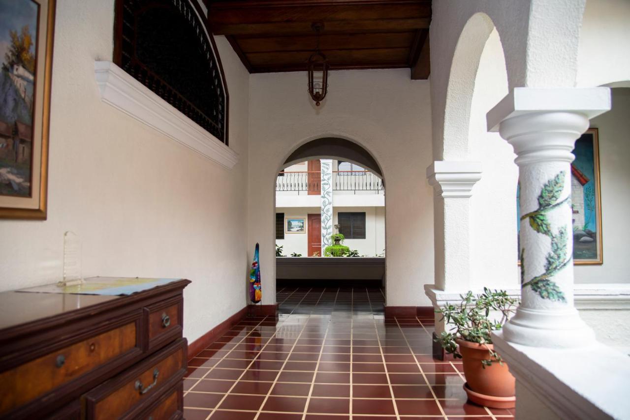 Hotel Villa Serena Escalon サンサルバドル エクステリア 写真