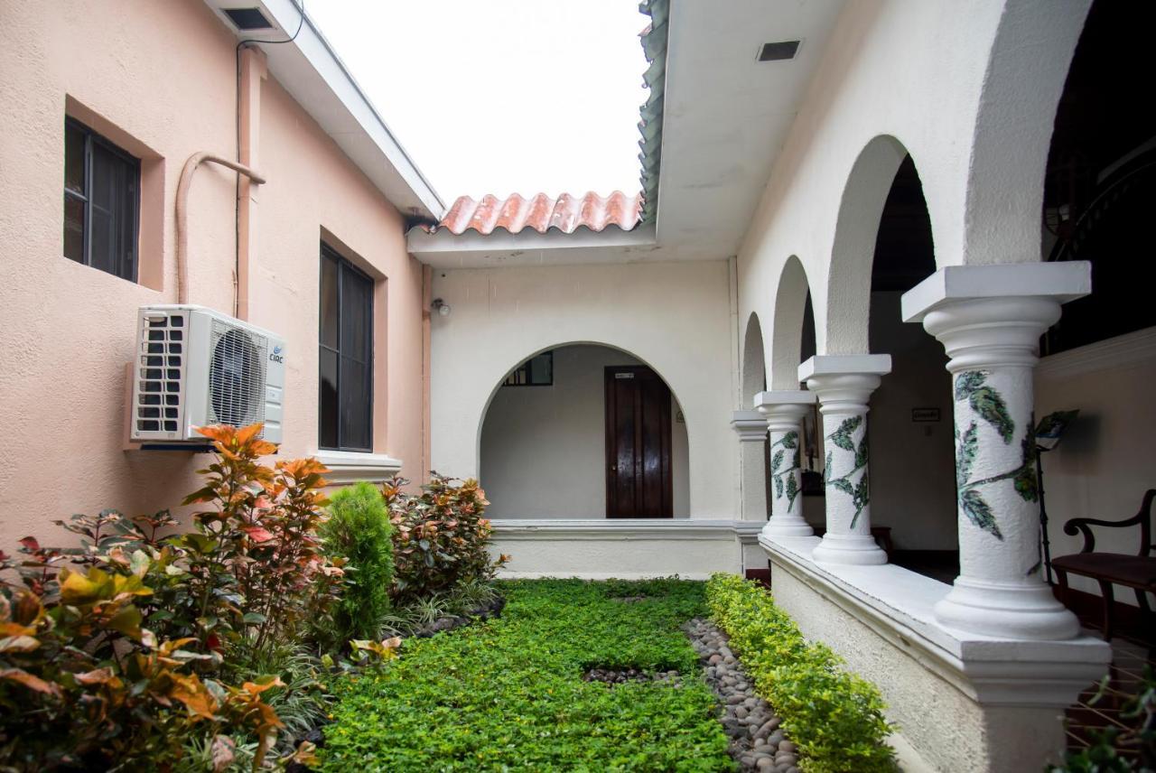 Hotel Villa Serena Escalon サンサルバドル エクステリア 写真