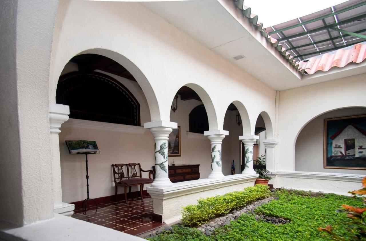 Hotel Villa Serena Escalon サンサルバドル エクステリア 写真