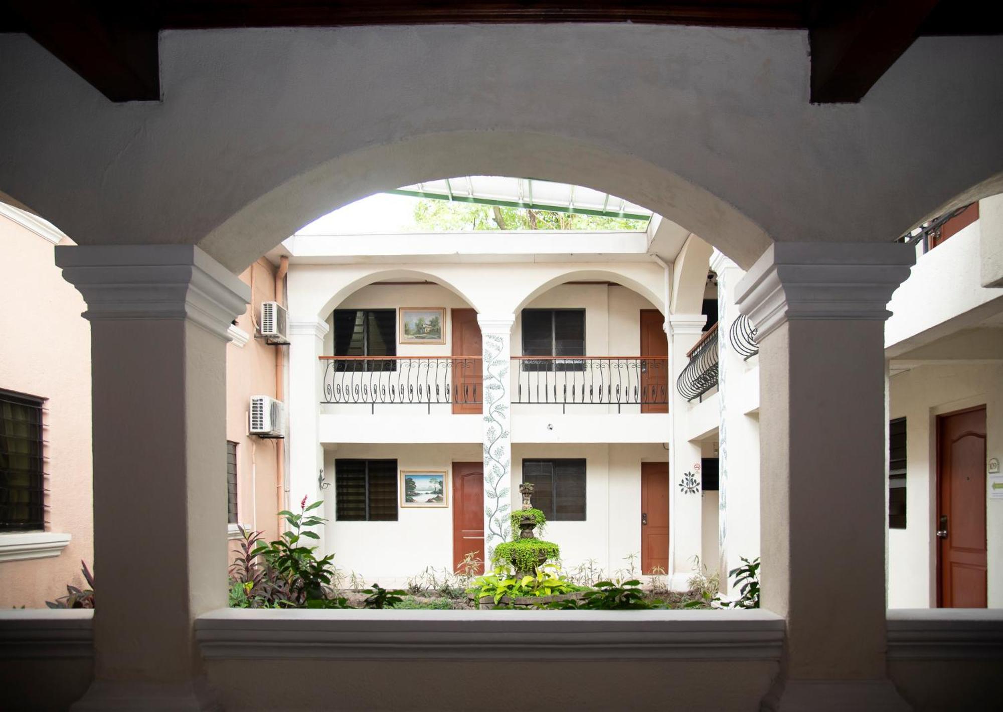 Hotel Villa Serena Escalon サンサルバドル エクステリア 写真