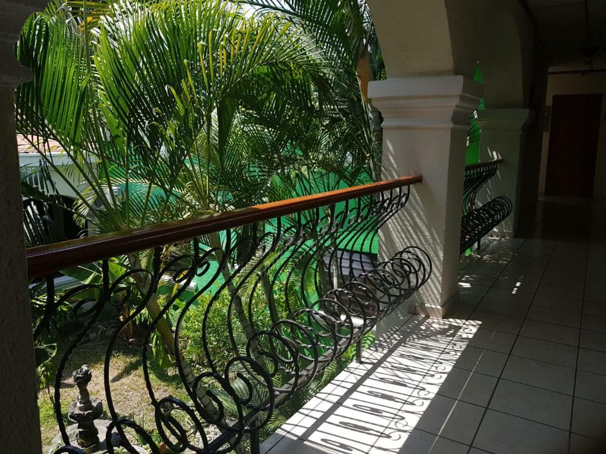 Hotel Villa Serena Escalon サンサルバドル エクステリア 写真