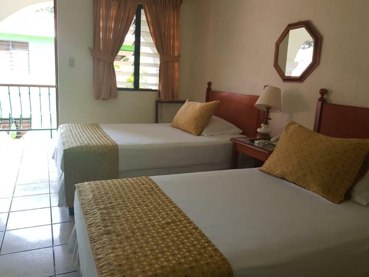 Hotel Villa Serena Escalon サンサルバドル エクステリア 写真