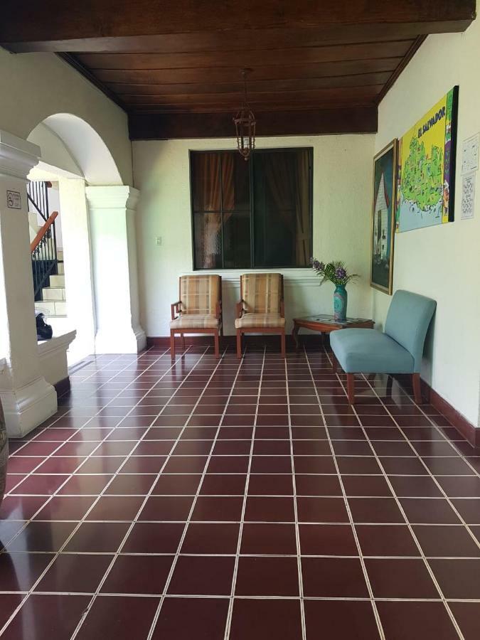 Hotel Villa Serena Escalon サンサルバドル エクステリア 写真
