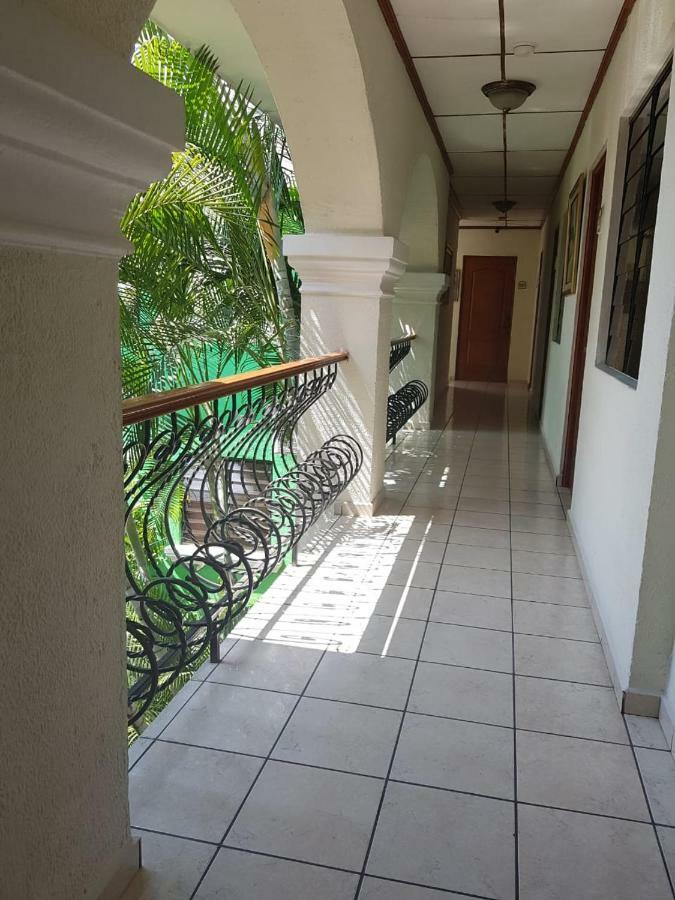 Hotel Villa Serena Escalon サンサルバドル エクステリア 写真