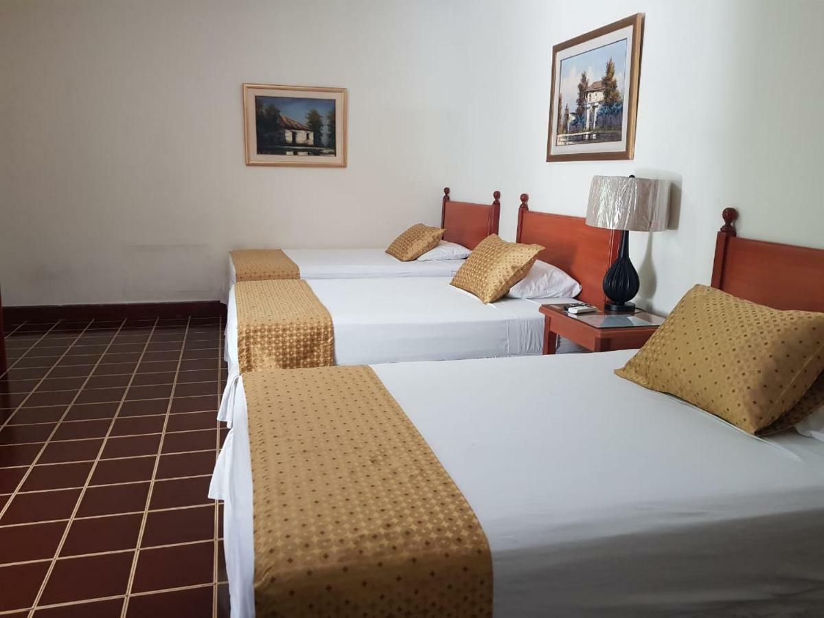 Hotel Villa Serena Escalon サンサルバドル エクステリア 写真